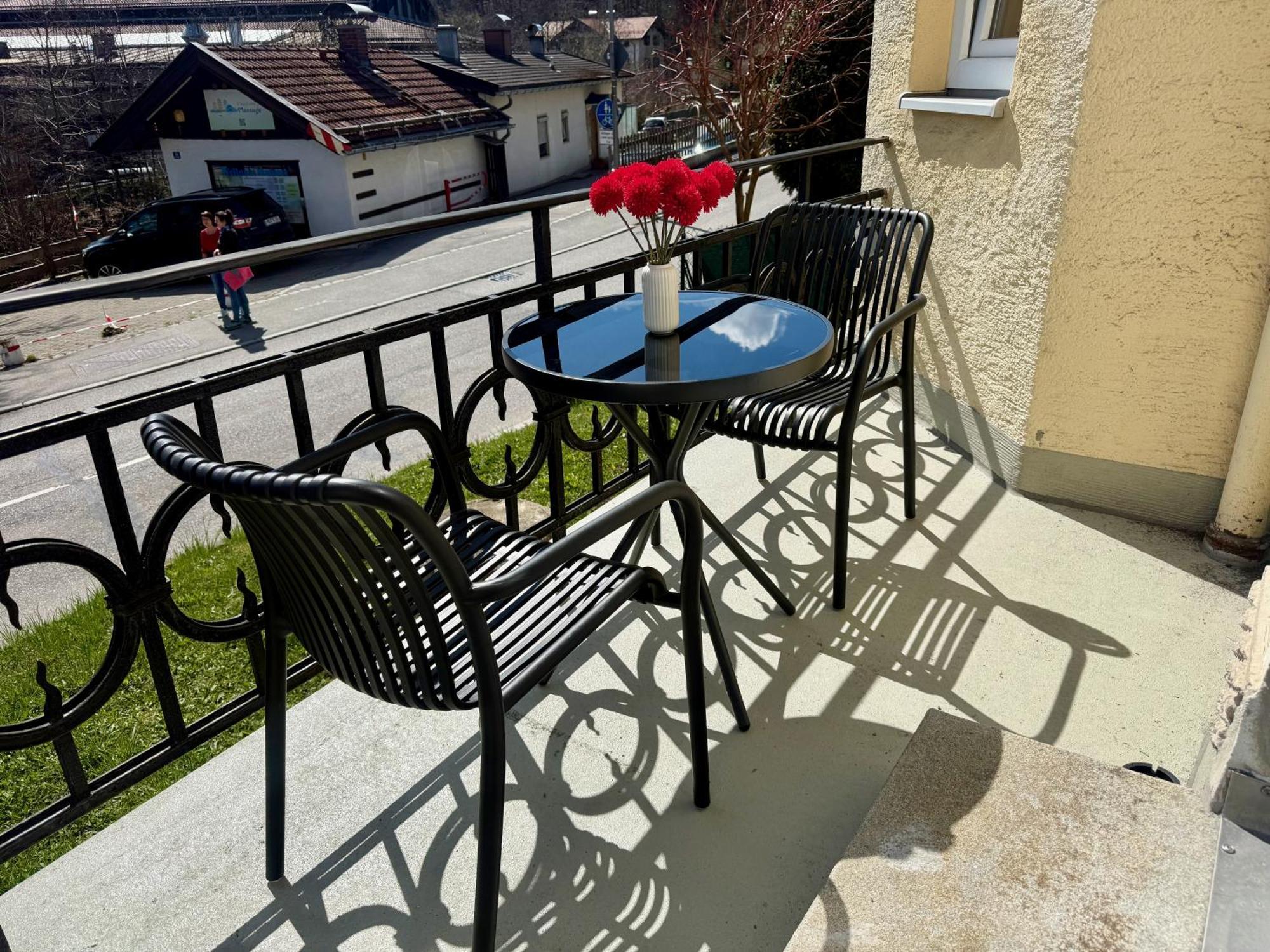Liebelei Miesbach - Boutique-Apartment Mit Terrasse Im Zentrum Exterior foto